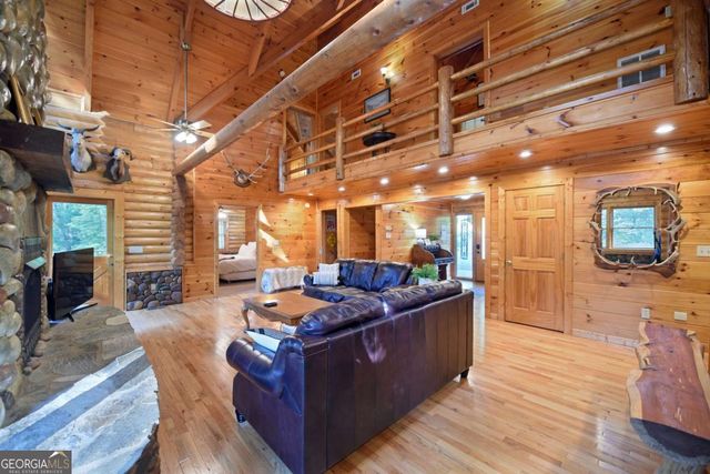 2682 Douthit Road, Mineral Bluff, GA 30559