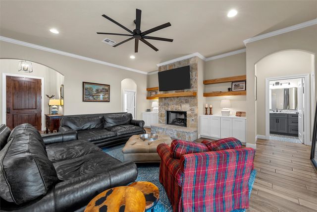 108 Painted Horse Trail, Waco, TX 76712
