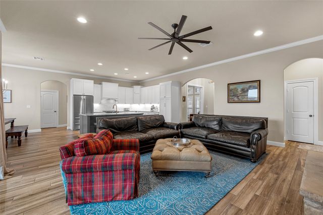 108 Painted Horse Trail, Waco, TX 76712