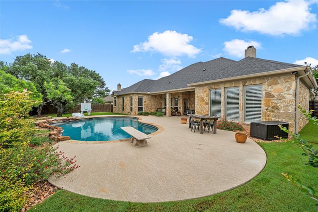108 Painted Horse Trail, Waco, TX 76712
