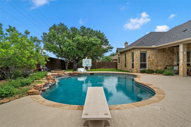 108 Painted Horse Trail, Waco, TX 76712