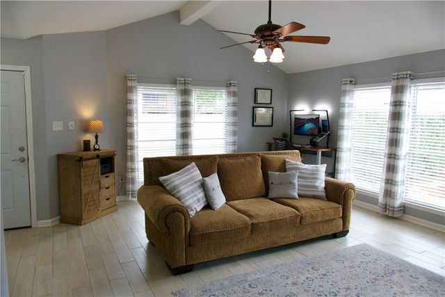 4413 Sunlight Dr, Corpus Christi, TX 78413