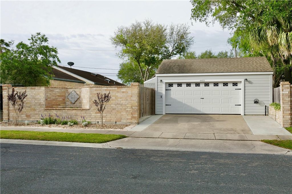 4413 Sunlight Dr, Corpus Christi, TX 78413