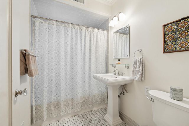 1817 Kipling Street, Houston, TX 77098