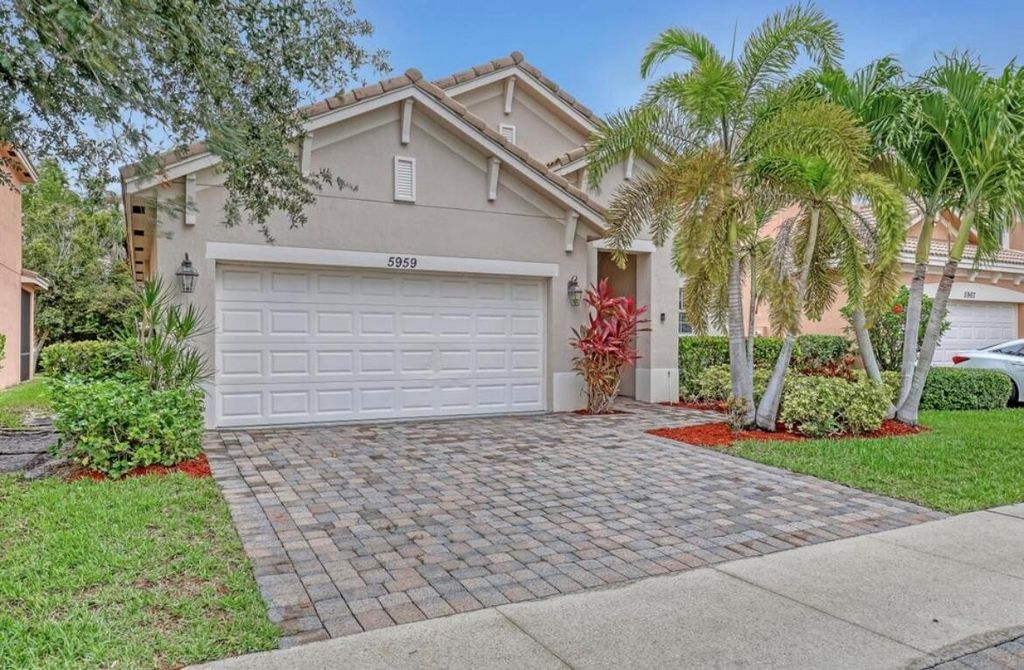 5959 SE Crooked Oak Avenue, Hobe Sound, FL 33455