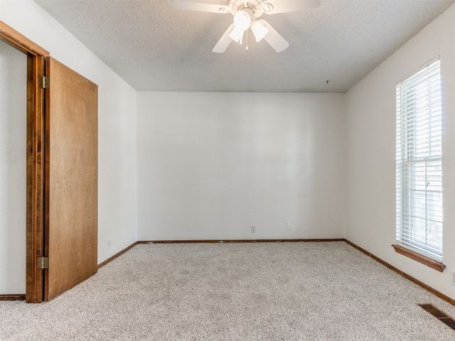 804 Royal Lane, Yukon, OK 73099