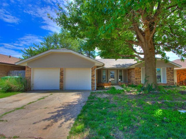 804 Royal Lane, Yukon, OK 73099