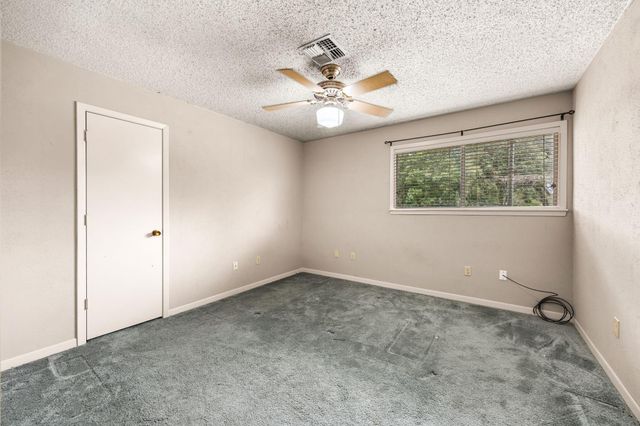100 Crestview Street, Columbus, TX 78934