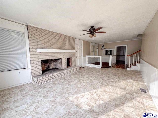818 W Lydia Hwy, Hartsville, SC 29550