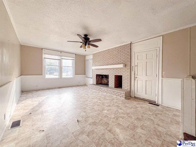 818 W Lydia Hwy, Hartsville, SC 29550
