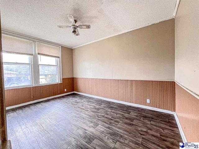 818 W Lydia Hwy, Hartsville, SC 29550