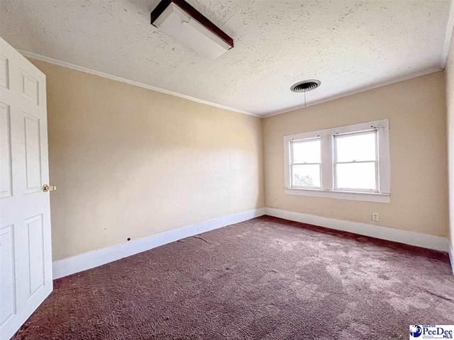 818 W Lydia Hwy, Hartsville, SC 29550