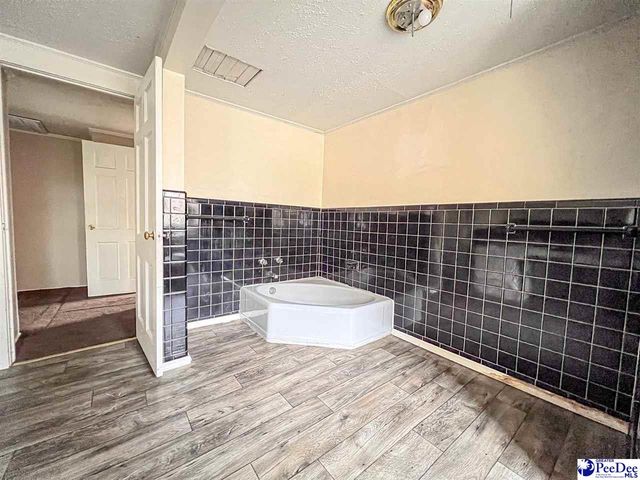 818 W Lydia Hwy, Hartsville, SC 29550