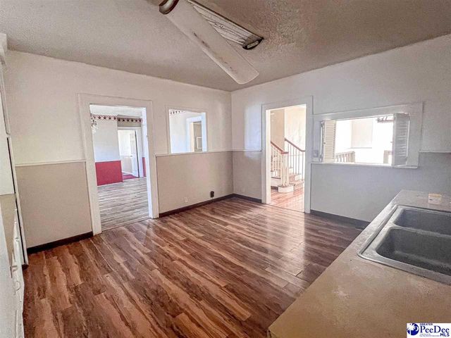 818 W Lydia Hwy, Hartsville, SC 29550