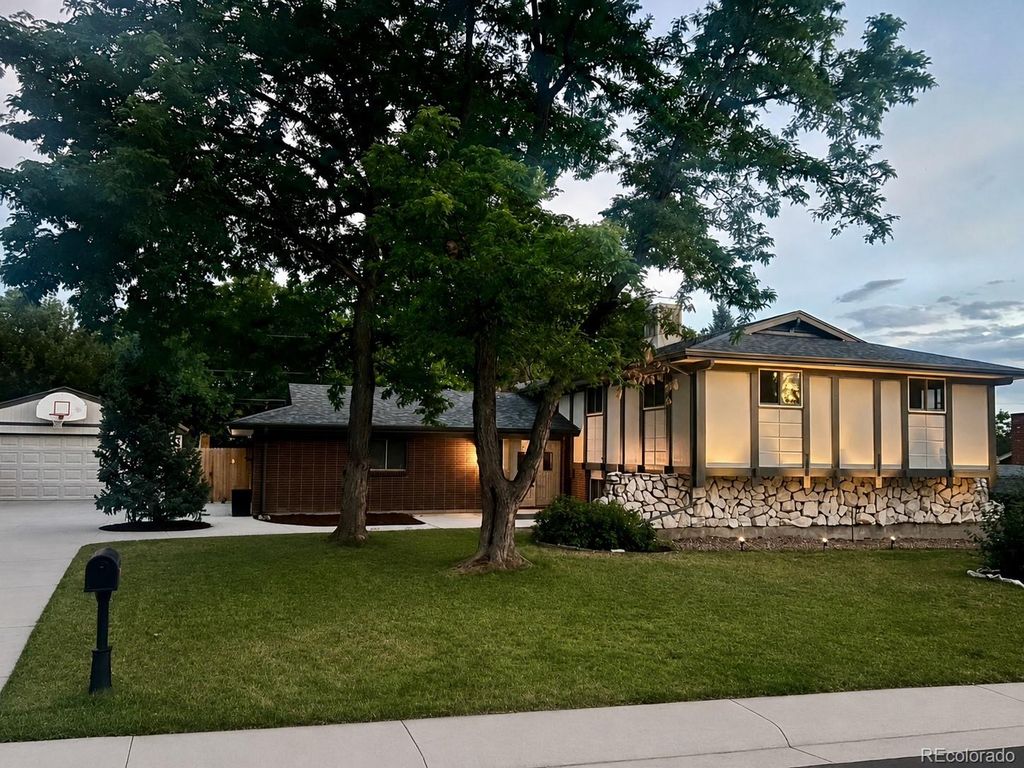 Image 1 of property listing at 1404 E Fremont Circle N, Centennial, CO 80122