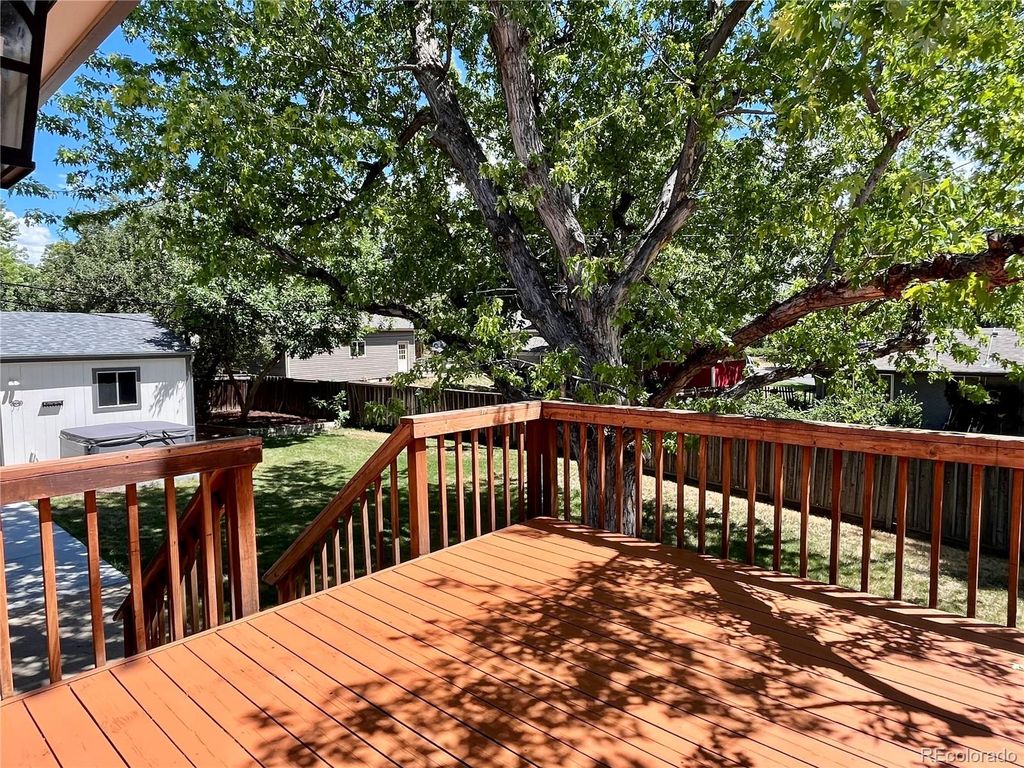 Image 20 of property listing at 1404 E Fremont Circle N, Centennial, CO 80122