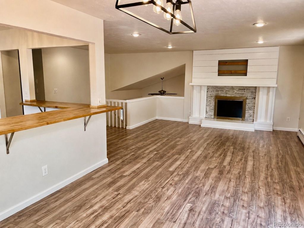 Image 3 of property listing at 1404 E Fremont Circle N, Centennial, CO 80122
