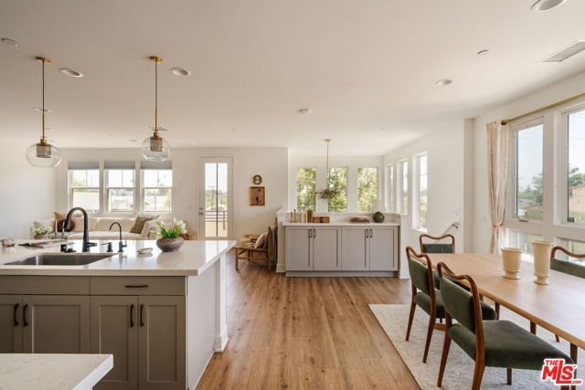 2911 W Exposition Place 1, Los Angeles, CA 90018