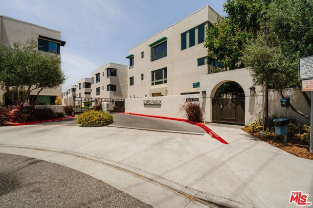 2911 W Exposition Place 1, Los Angeles, CA 90018