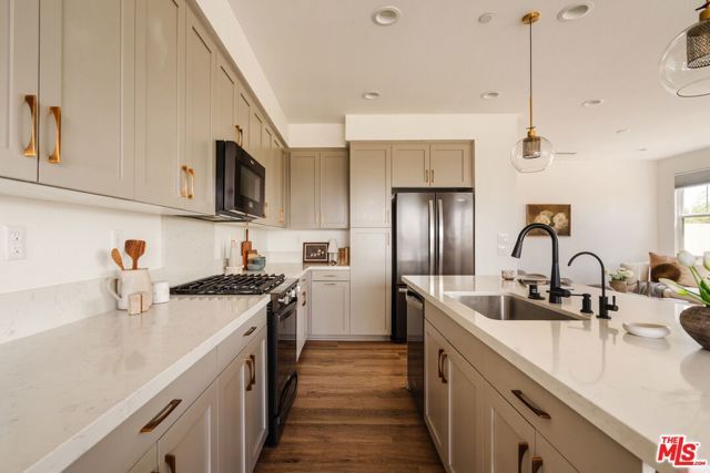 2911 W Exposition Place 1, Los Angeles, CA 90018