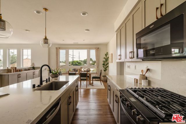 2911 W Exposition Place 1, Los Angeles, CA 90018