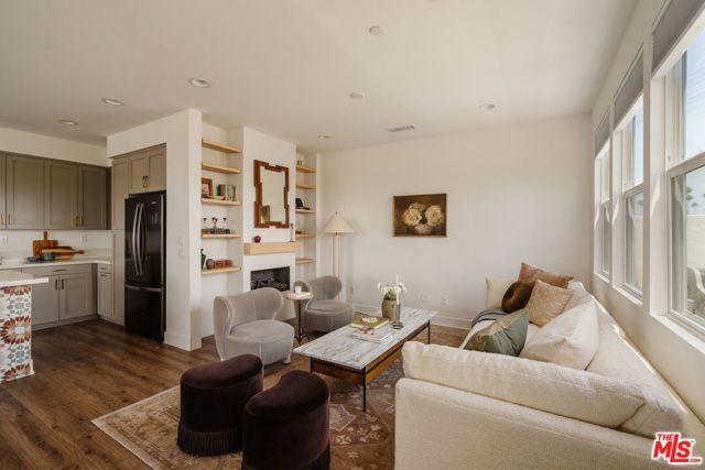 2911 W Exposition Place 1, Los Angeles, CA 90018