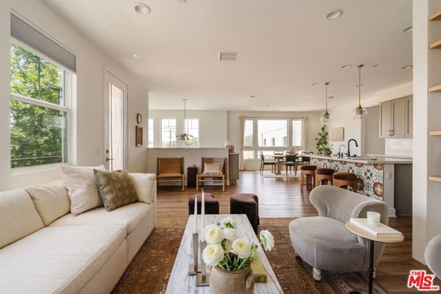 2911 W Exposition Place 1, Los Angeles, CA 90018
