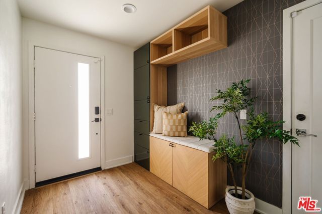 2911 W Exposition Place 1, Los Angeles, CA 90018