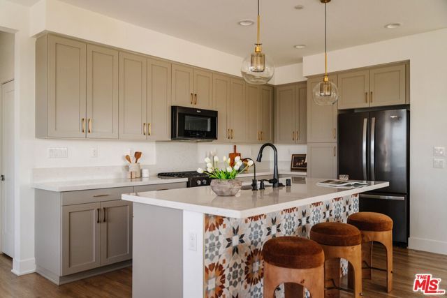 2911 W Exposition Place 1, Los Angeles, CA 90018