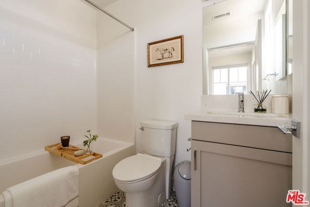 2911 W Exposition Place 1, Los Angeles, CA 90018