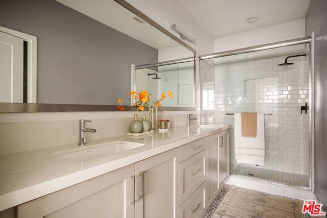 2911 W Exposition Place 1, Los Angeles, CA 90018