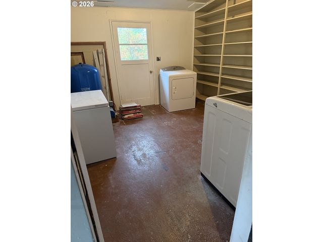 36682 WHEELER Rd, Pleasant Hill, OR 97455