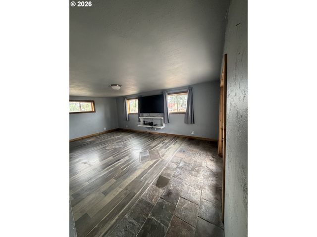 36682 WHEELER Rd, Pleasant Hill, OR 97455