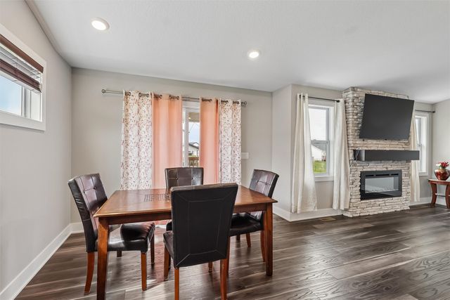 706 NE Country Meadow Drive, Ankeny, IA 50021