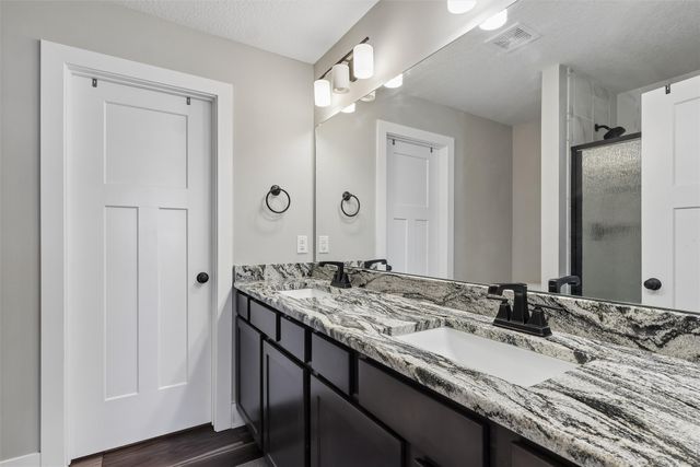 706 NE Country Meadow Drive, Ankeny, IA 50021