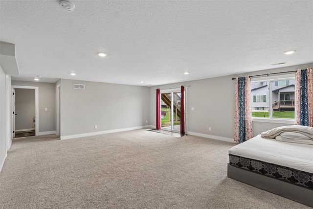 706 NE Country Meadow Drive, Ankeny, IA 50021