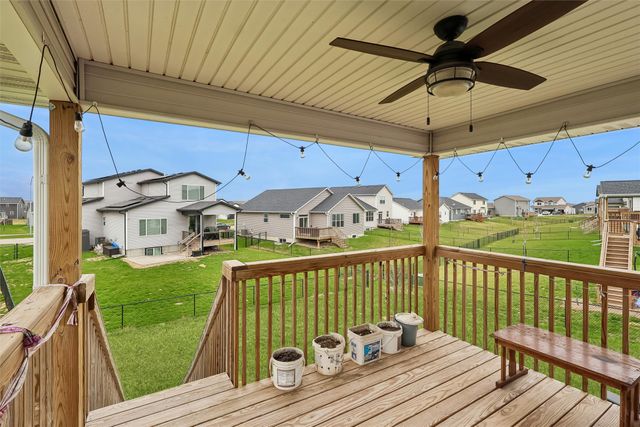 706 NE Country Meadow Drive, Ankeny, IA 50021