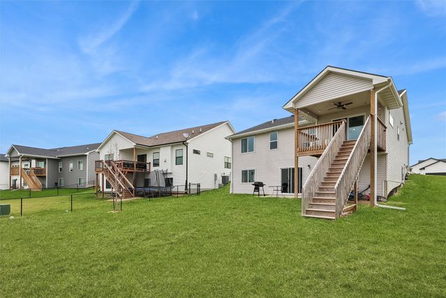 706 NE Country Meadow Drive, Ankeny, IA 50021