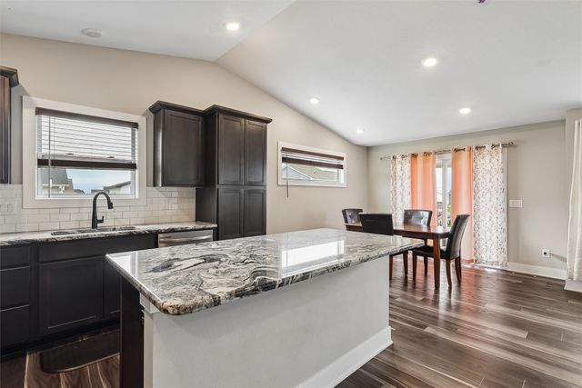 706 NE Country Meadow Drive, Ankeny, IA 50021