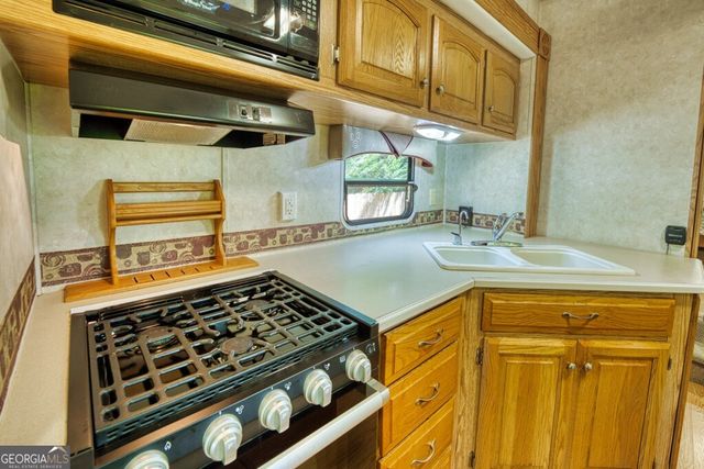 112 3rd Street, Ellijay, GA 30540