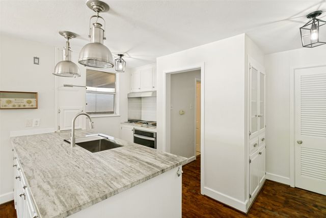 2212 Lipscomb Street, Fort Worth, TX 76110