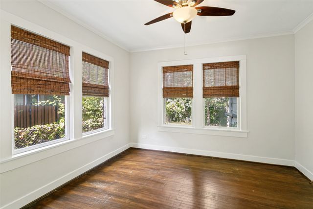 2212 Lipscomb Street, Fort Worth, TX 76110