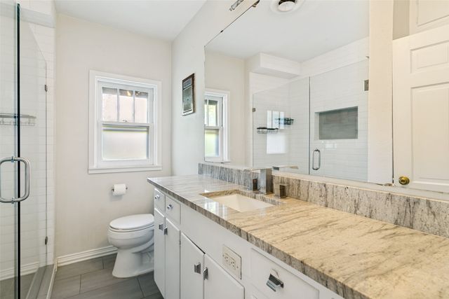 2212 Lipscomb Street, Fort Worth, TX 76110