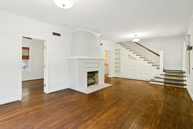 2212 Lipscomb Street, Fort Worth, TX 76110