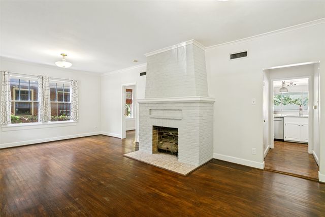 2212 Lipscomb Street, Fort Worth, TX 76110