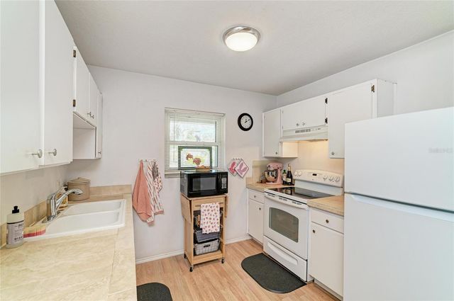 2713 11TH AVENUE W, Bradenton, FL 34205