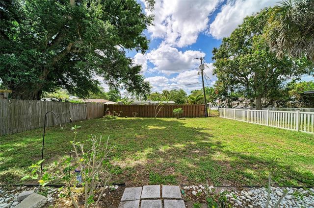 2713 11TH AVENUE W, Bradenton, FL 34205