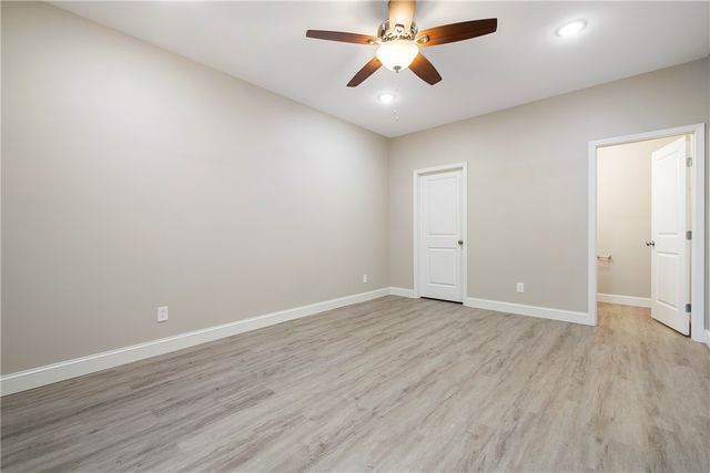 605 N 7Th Street, Rogers, AR 72756