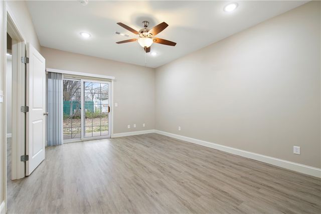 605 N 7Th Street, Rogers, AR 72756