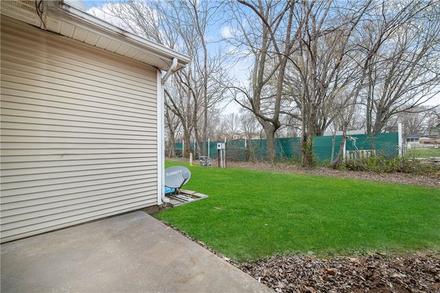 605 N 7Th Street, Rogers, AR 72756